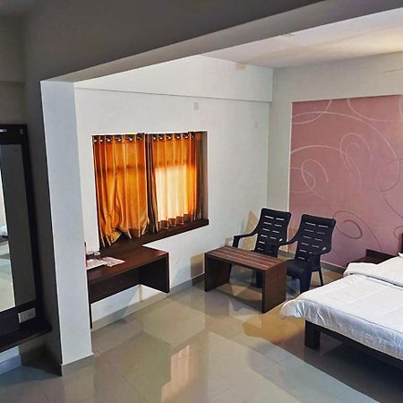 Hotel Radha Pangala 外观 照片