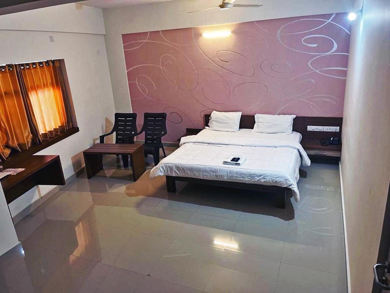 Hotel Radha Pangala 外观 照片