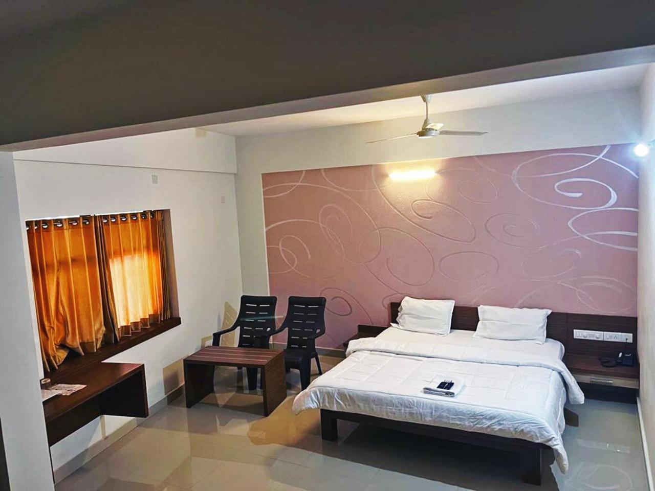 Hotel Radha Pangala 外观 照片